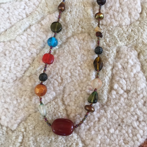 Multicolor beaded necklace - Picture 2 of 3